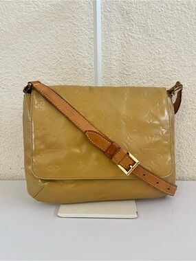 Authentic Louis Vuitton Vernis leather  Thompson street shoulder bag